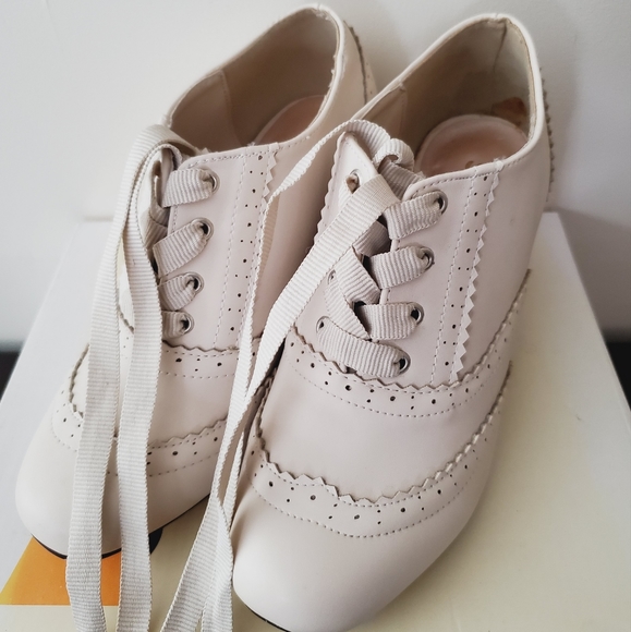 Modcloth Oxford Heels - Picture 8 of 12